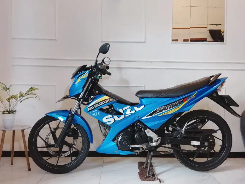 Suzuki satria 2015