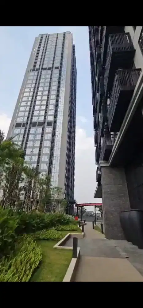 For Sale
1 Unit Apartment 35th Floor
2 BR
Corona Parc Suite, Fatmawati