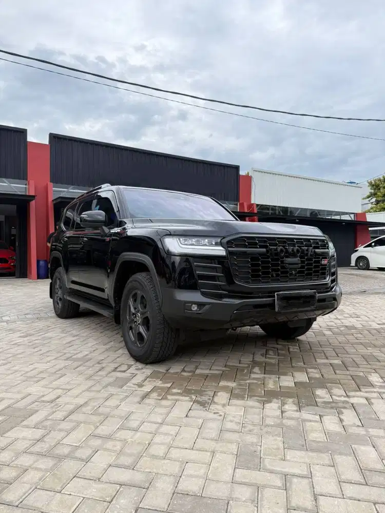 Toyota Land Cruiser 300 GR-Sport 2023