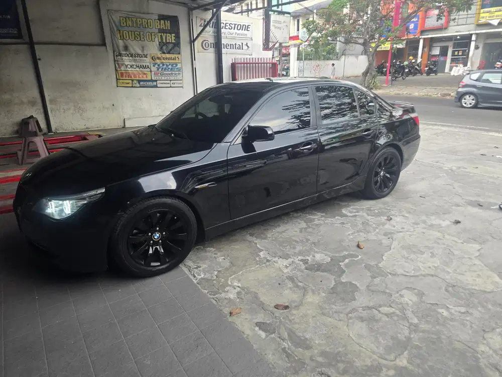 BMW 523i 2008 Bensin