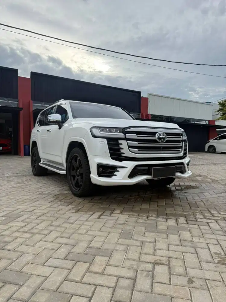 Toyota Land Cruiser 300 VX-R 2023