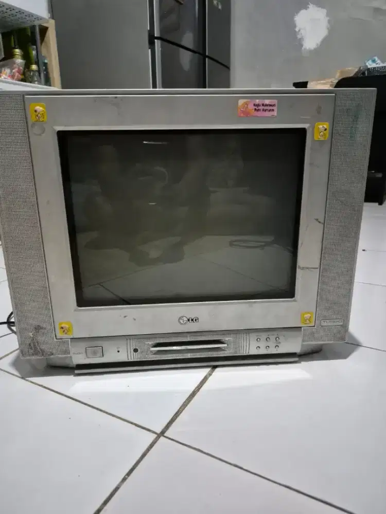TV LG tabung layar datar 12 inch