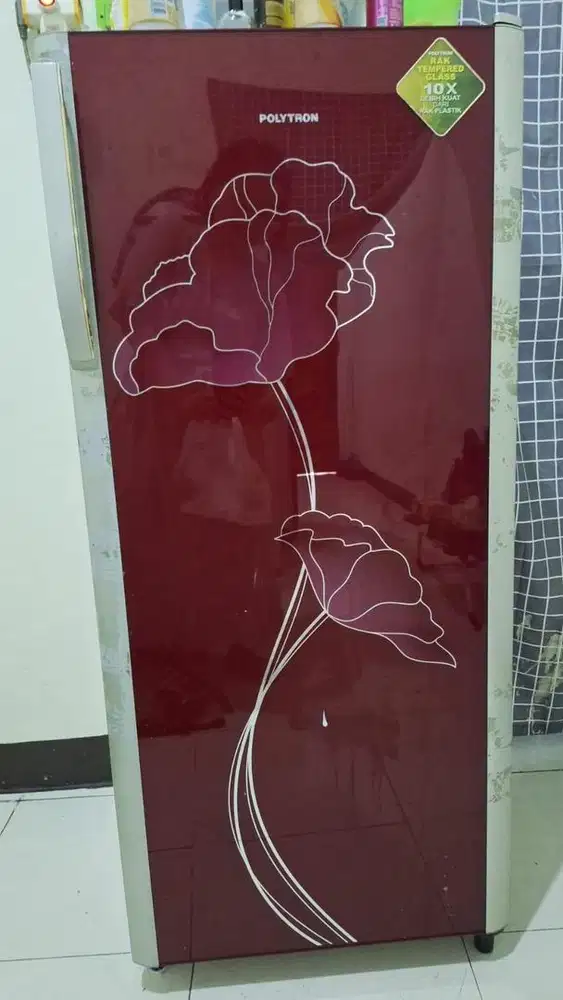 Ada AC Gree 1pk dan kulkas Polytron 1 pintu