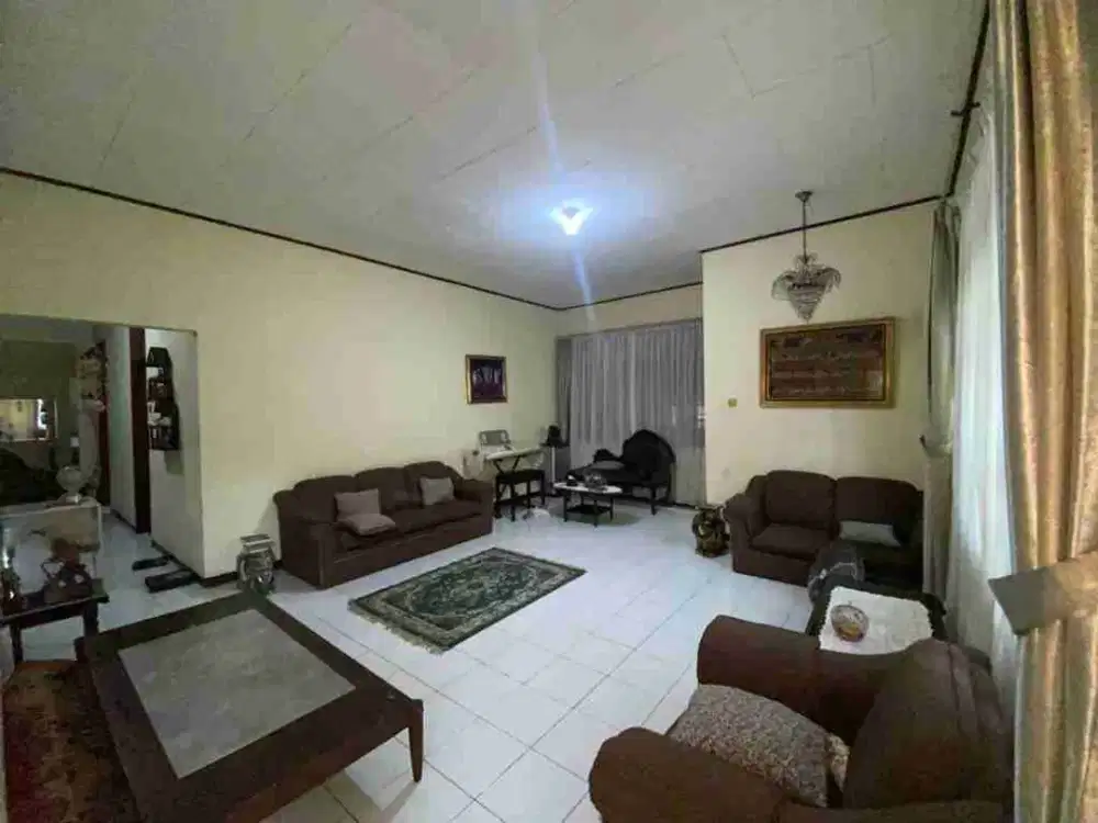 Dijual cepat rumah lama lokasi strategis di lebak bulus