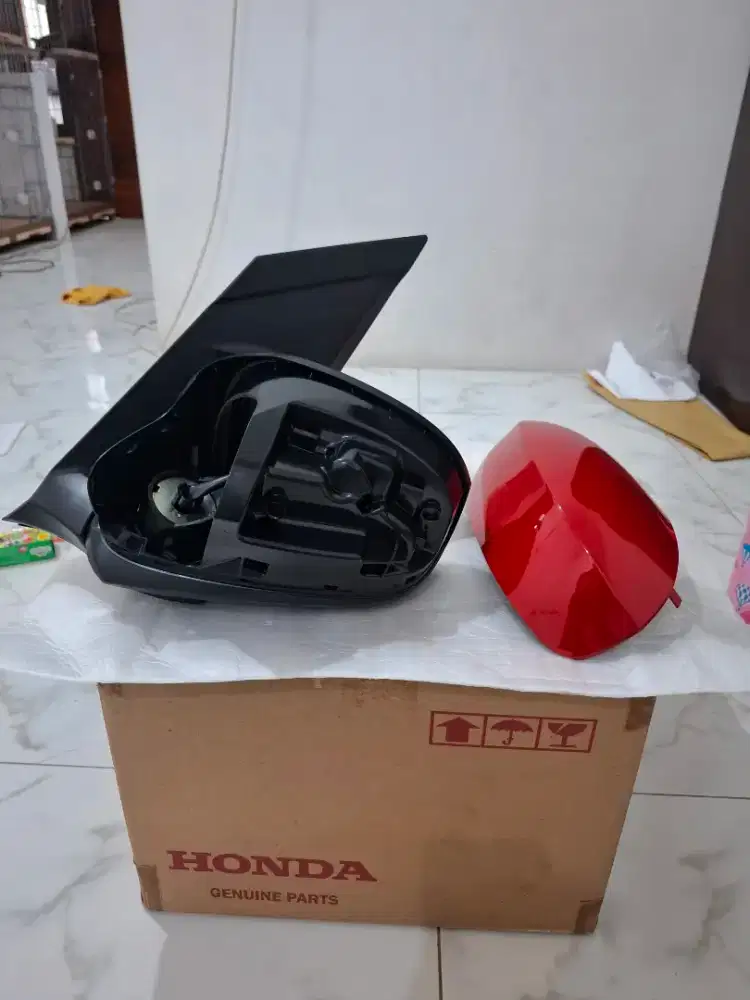 Spion elektrik honda brio 2017 merah