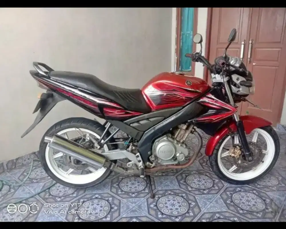 Jual Vixion old 2011 lengkap, mesin orisinil