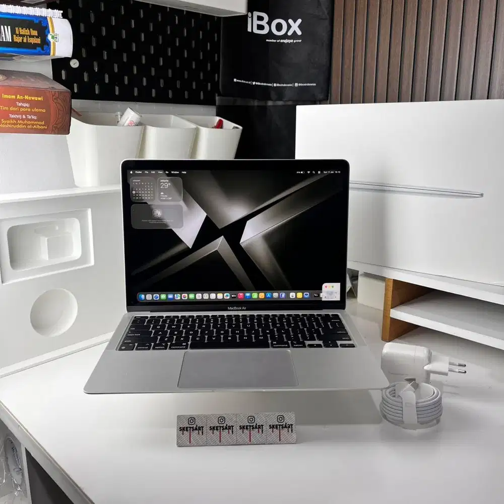 MacBook Air M1 Silver iBox 8gb 256gb Battery Health 100% Original