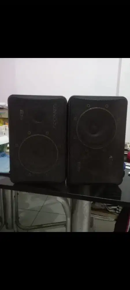 Di jual cepat speaker kenwood  ori. kualitas bagus