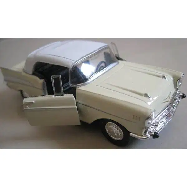 Vintage metal toys Chevrolet car 57 Bel Air warna Creame - putih
