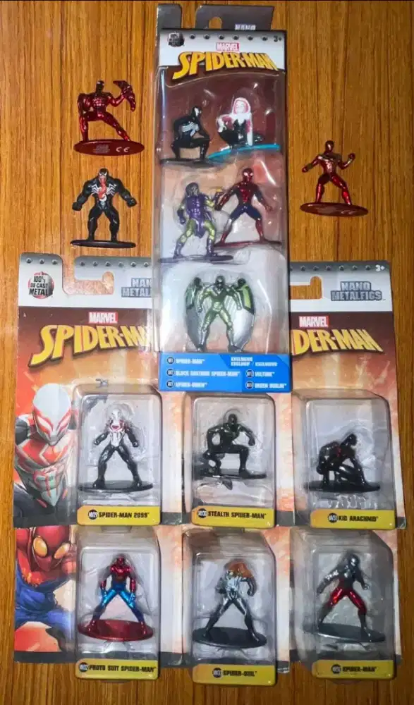 Mainan collectables item original Marvel Spiderman