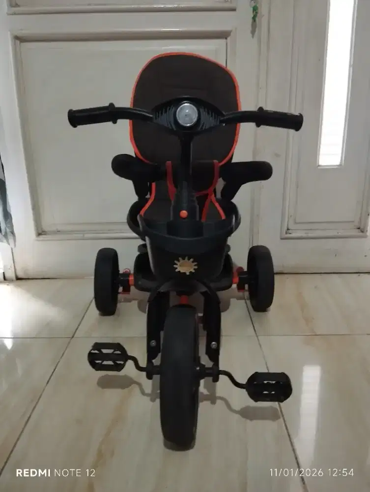 SEPEDA ANAK RODA 3 MERK IORA SECOND