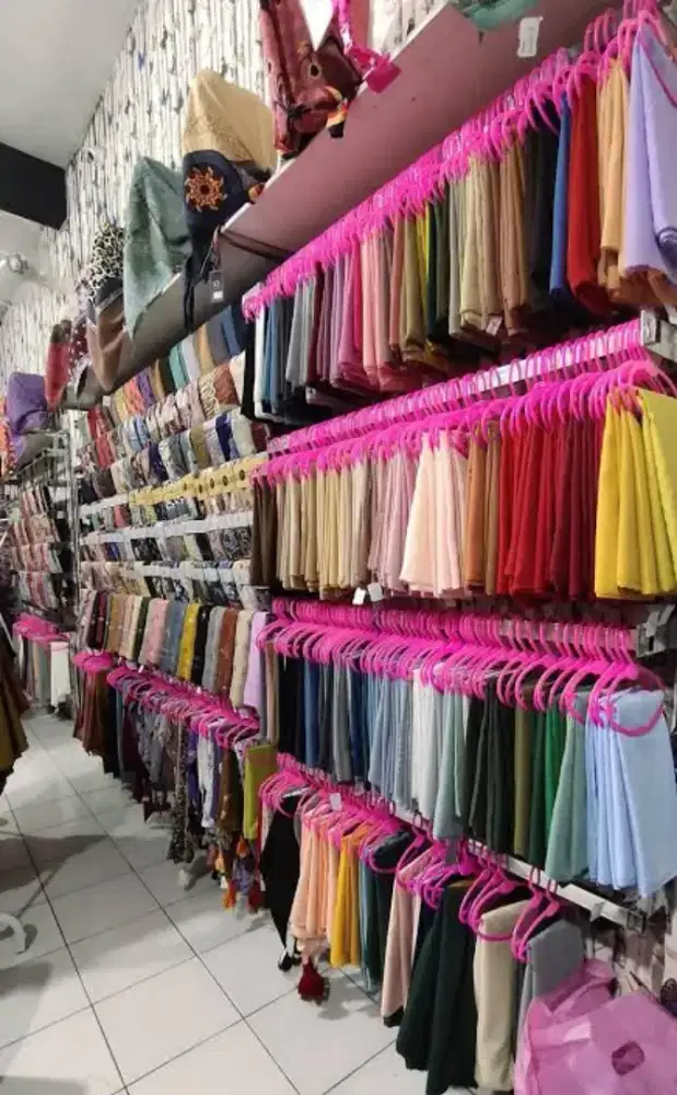 Lowongan Kerja Penjaga Jaga Toko Jilbab Hijab Perempuan Wanita