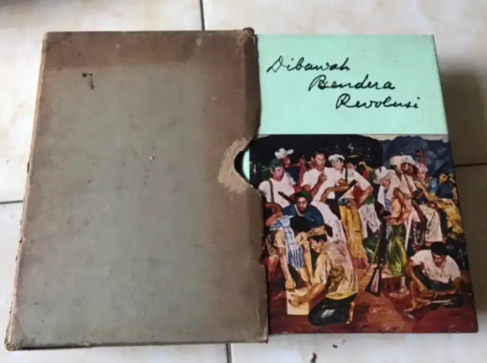 buku jadul dibawah bendera revolusi jilid pertama tahun1963