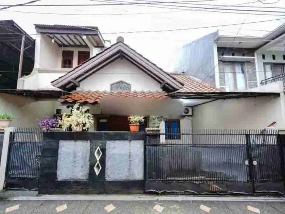 Rumah 2 Lantai Siap Huni Di Jakasampurna, Bekasi Barat