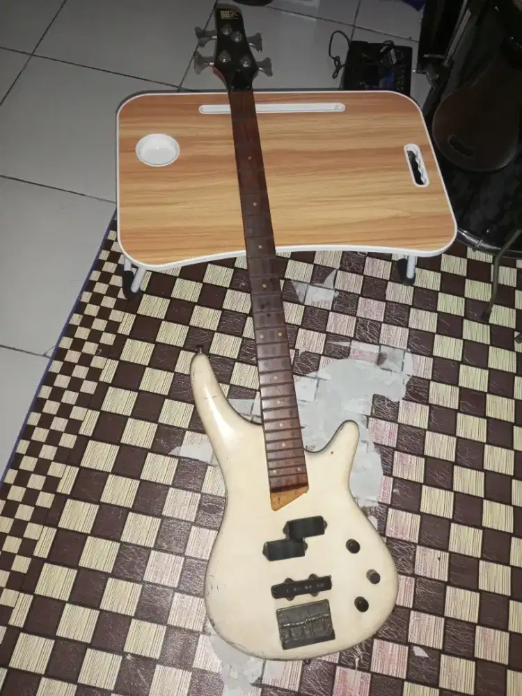 Gitar bass SDGR