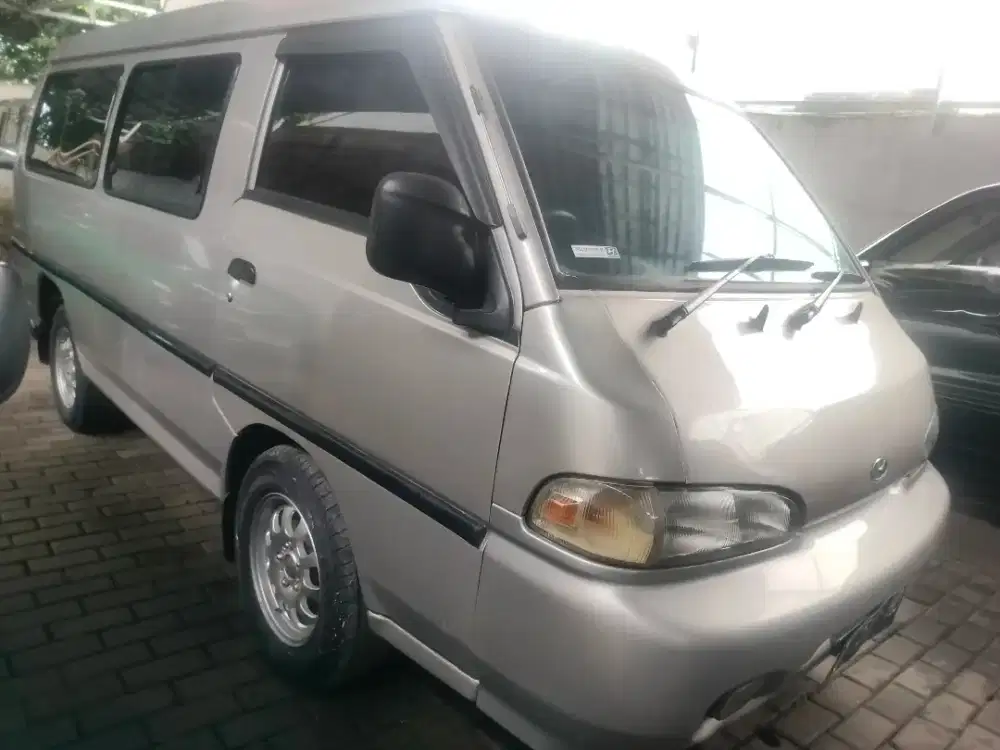 Hyundai H100 Grace disel m/t th2000