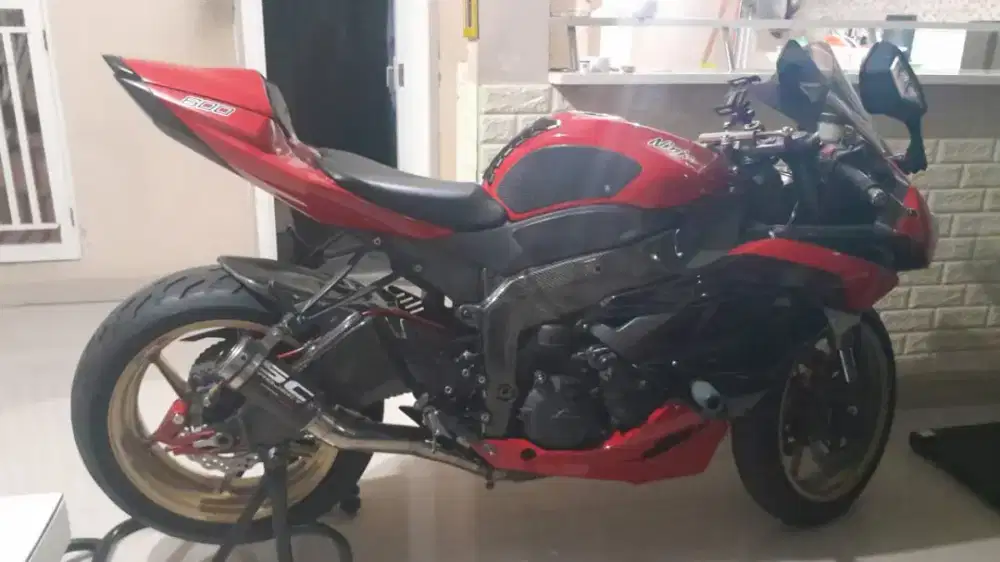 Kawasaki Ninja ZX-6 R merah 2011