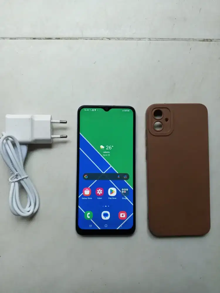 Samsung A04E jaringan 4G Ram 3/32 Siiap pakaii