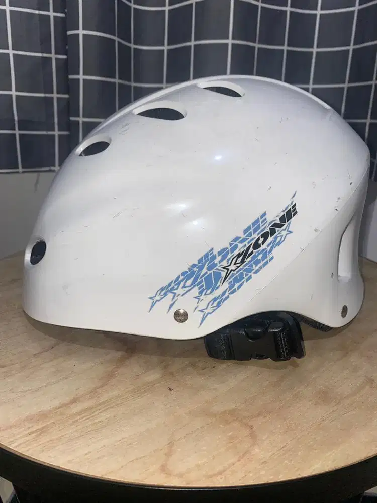 Helm sepeda masih bagus