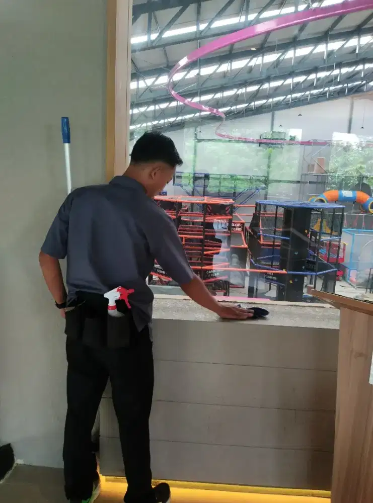 Jasa cleaning servis oprator