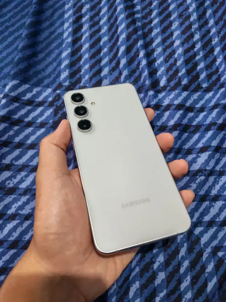 SAMSUNG S24 FE 8/256 GB