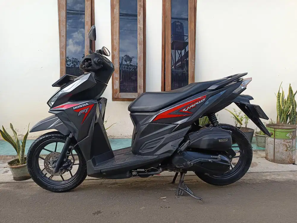 Honda vario led old 125 2015 lengkap bagus