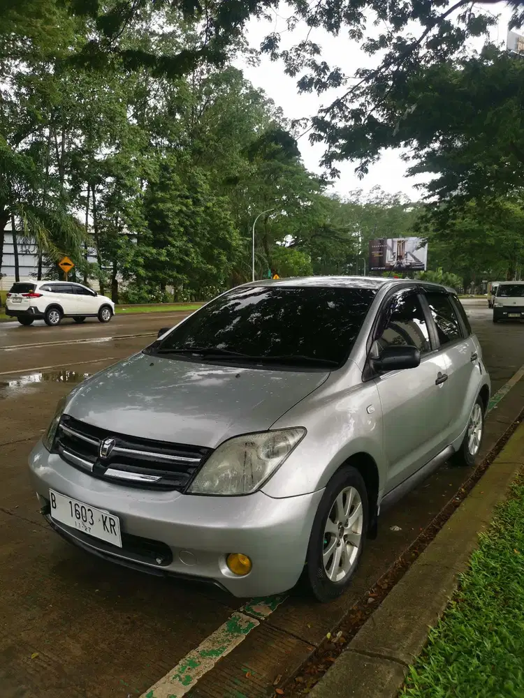 Toyota ist 2003 Bensin