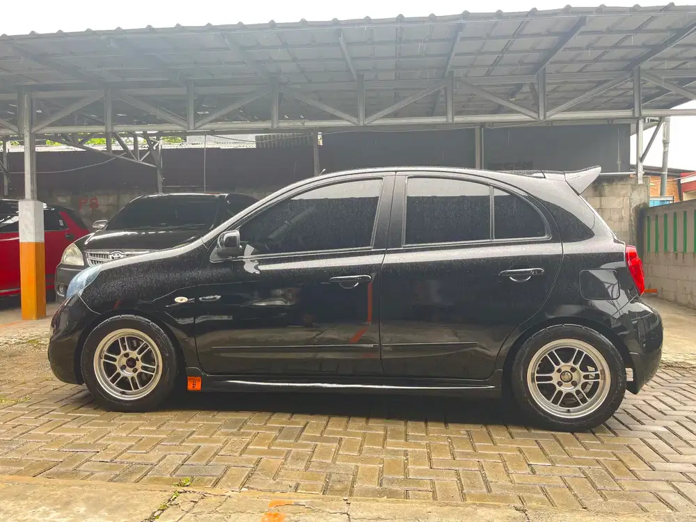 Nissan March 2013 Bensin