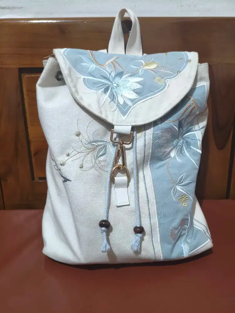 Tas ransel gaya Cina kuno dengan desain bordir motif bunga. Bisa nego