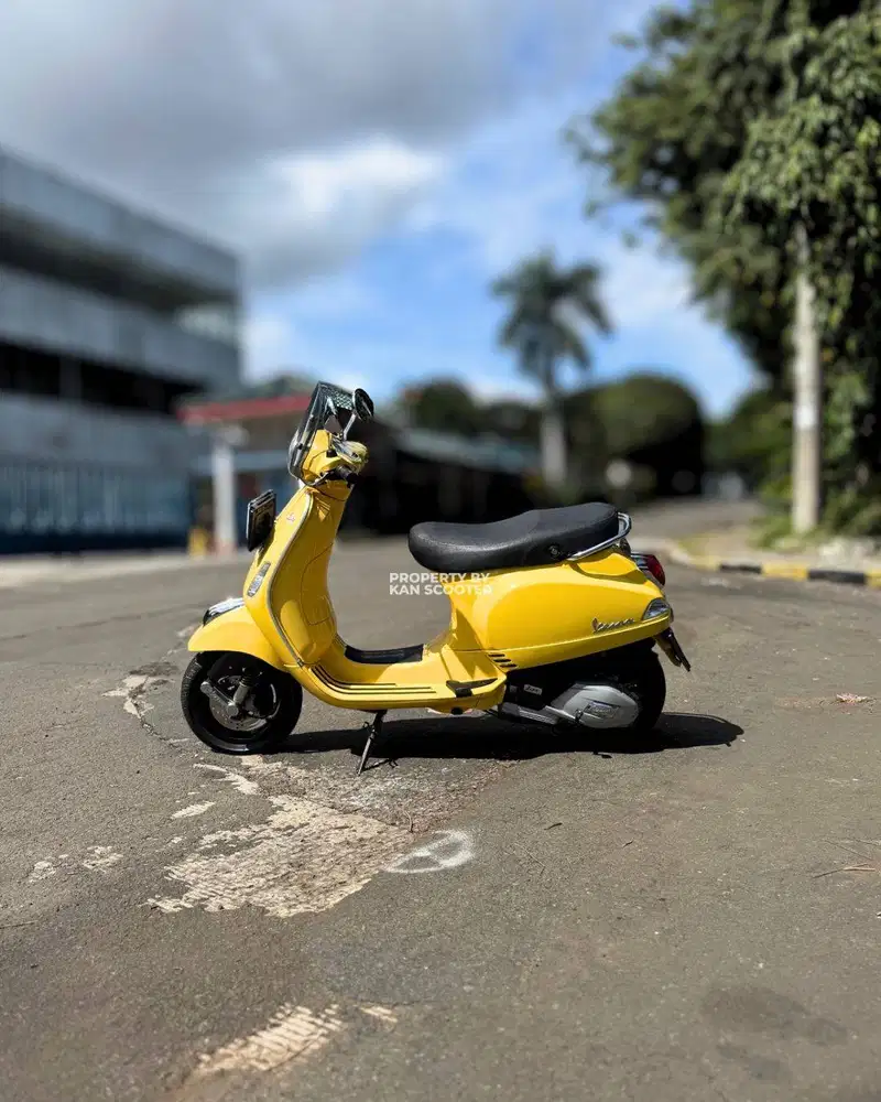 JUAL MURAH VESPA LX 125 IGET 2018 MULUS