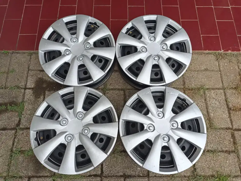 Velg Kaleng + Dop Ayla