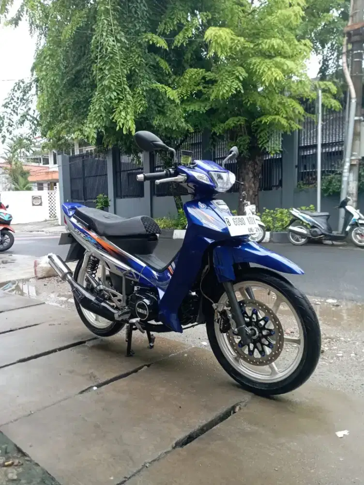 Yamaha F1ZR 2004 istimewa Gress Ganteng Siap Sunmori