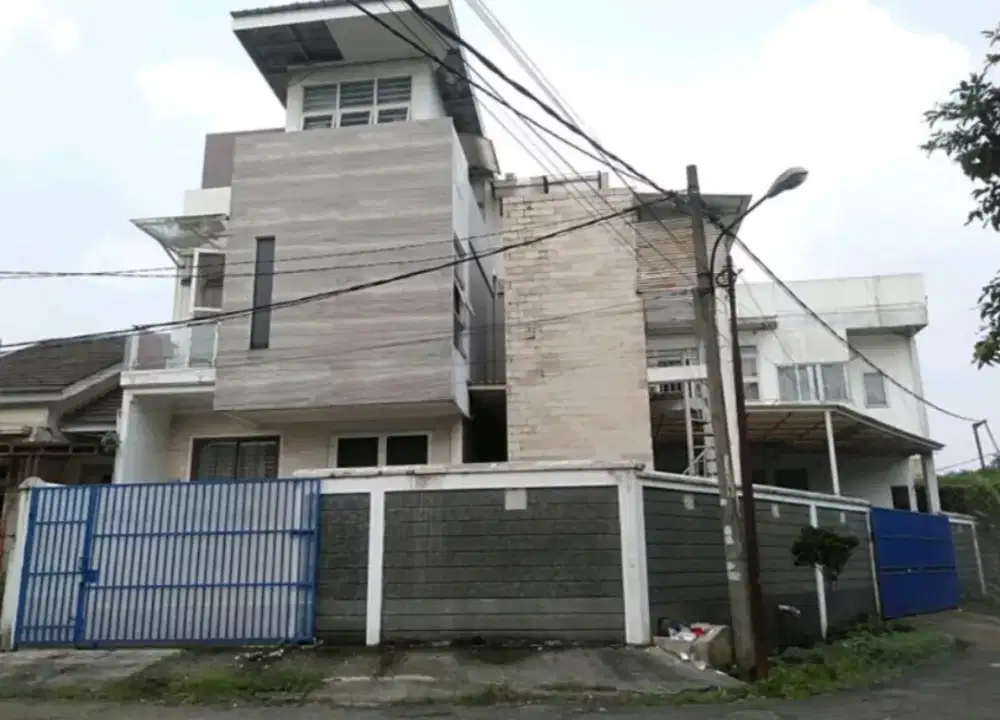 Jual rumah BCC Bukit Cimanggu City hoek