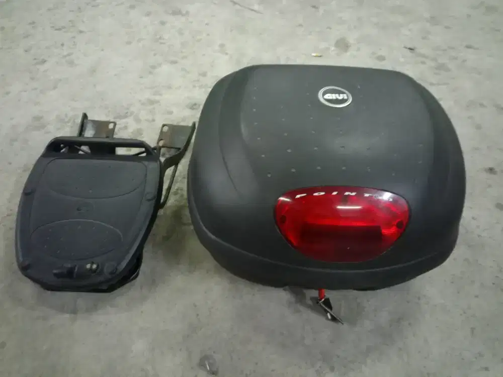 Box Givi + dudukan + breket