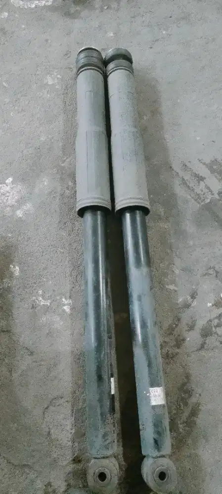 Shock belakang brio atau Mobilio