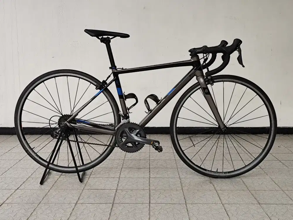 Roadbike Polygon Strattos S2 (2021) S WS BONTRAGER