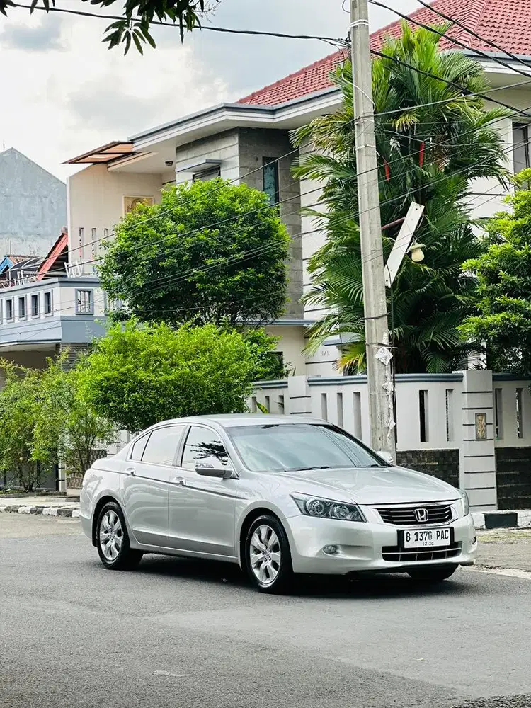 Honda Accord VTIL 2010 (Pribadi)