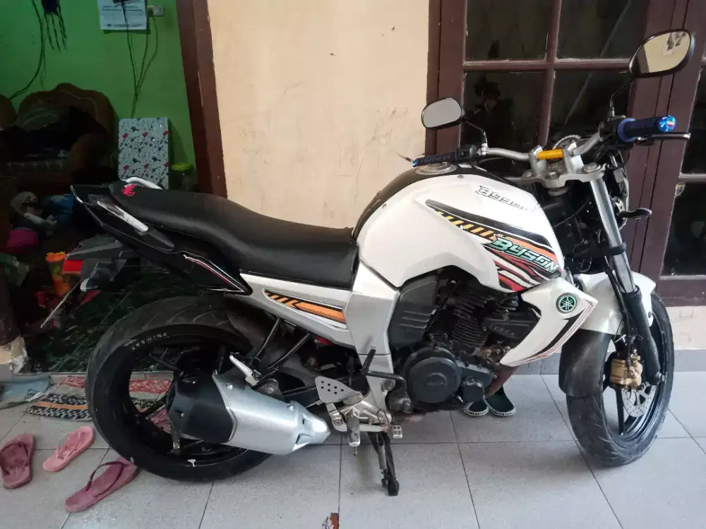 Dijual cepat motor yamaha bison pakaian pribadi