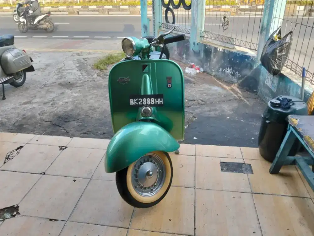Vespa Custom ACMA Klasik kondisi sangat istimewa
