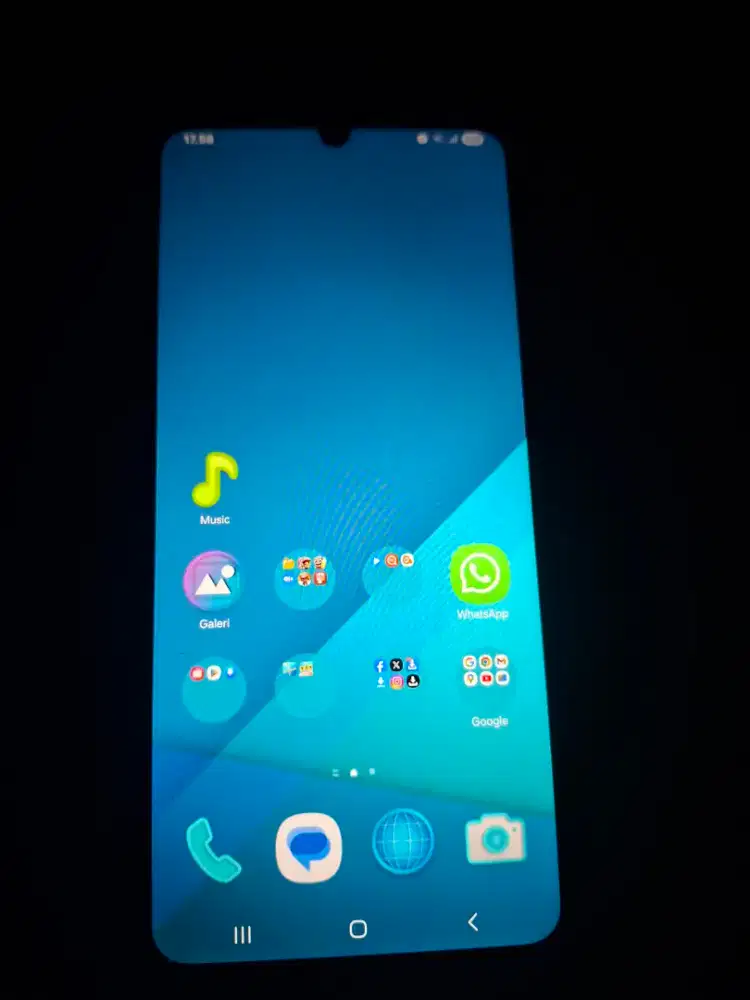 Jual atau tt samsung a06 ram 4/64 mulus no minus hp only