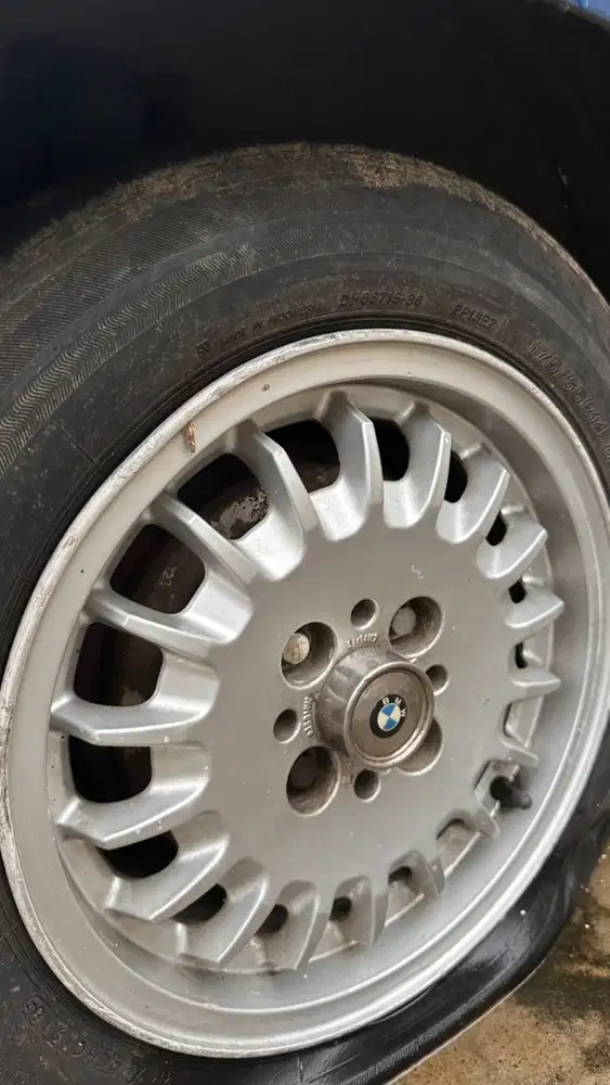 BMW 318i 1988 Bensin