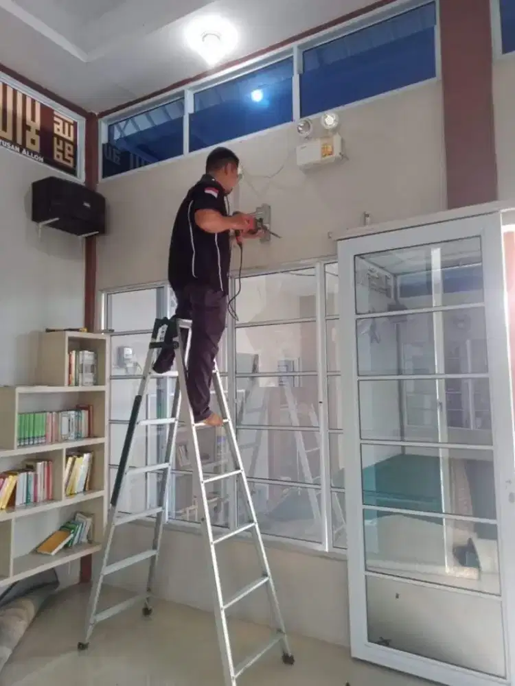 Bongkar pasang AC service AC perbaikan AC tambah freon service kulkas