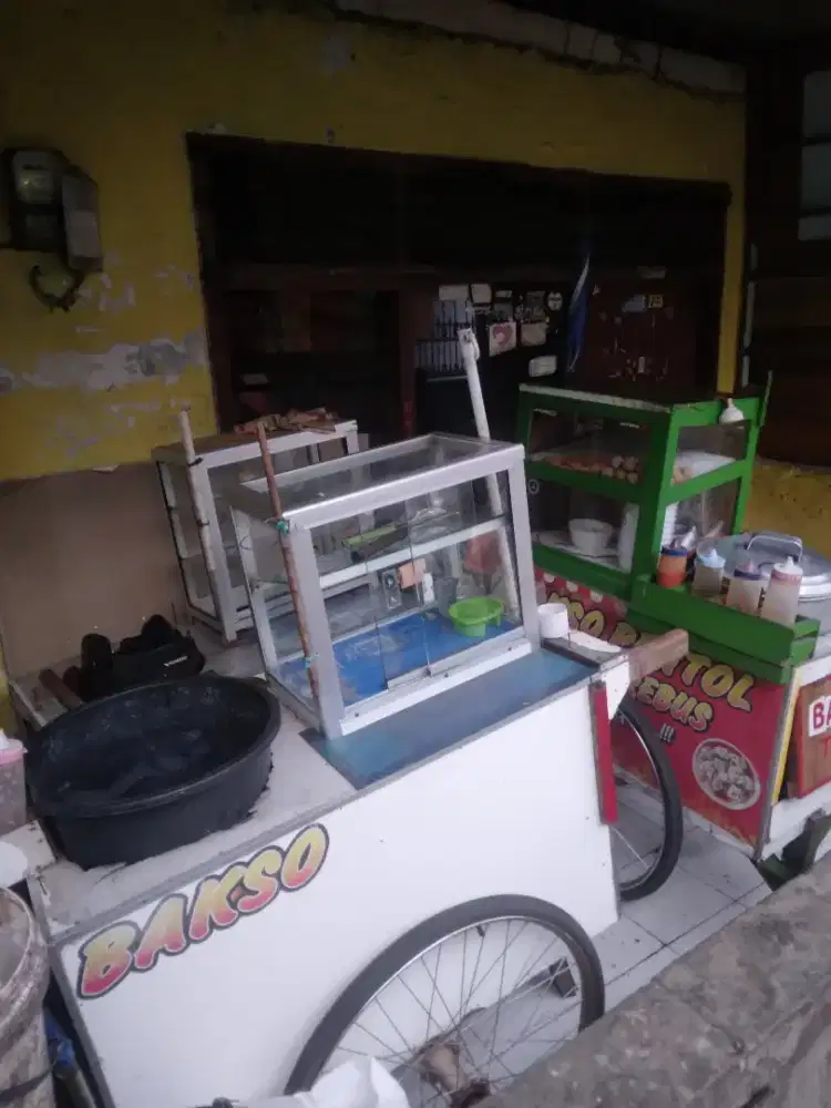 Menjual gerobak lengkap ada kompor/pcs