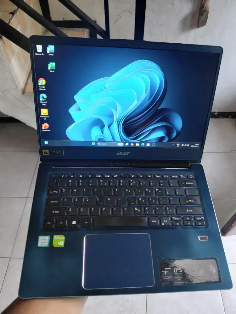 Acer Swift i5 Gen8 DobelVga Ram8 ssd256 FHD Gaming Render