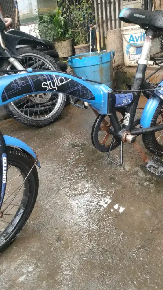 Sepeda lipat merk United Stylo r16 semua normal jamin 350rb saja ya