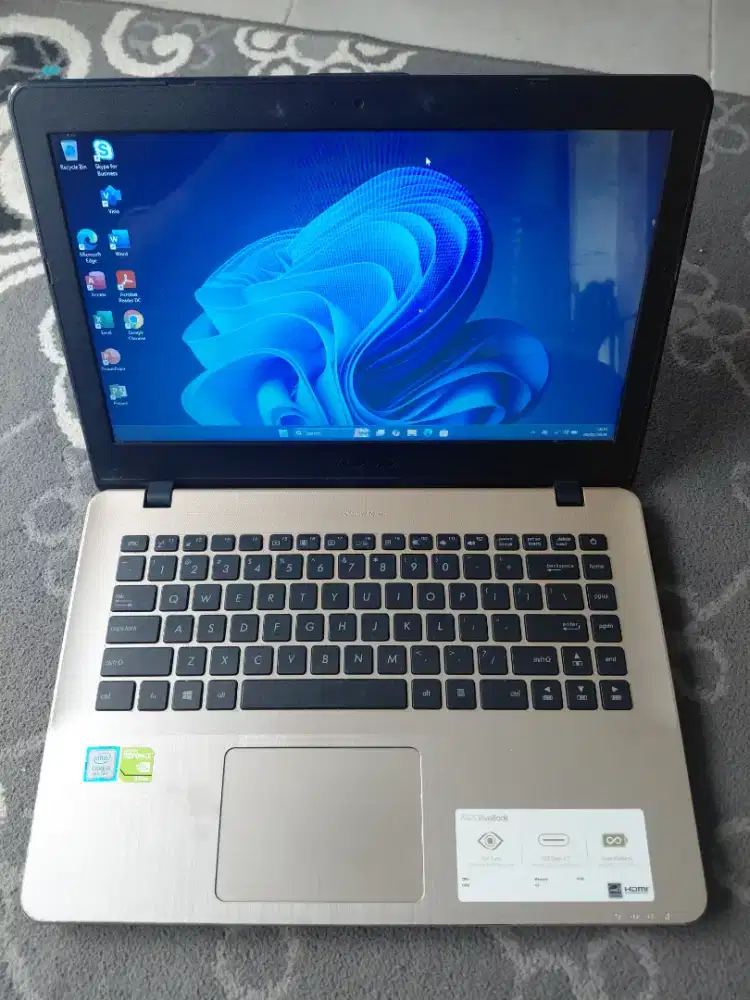 Asus A442UR i5 8250u DobelVga Ram8 ssd128+500GB