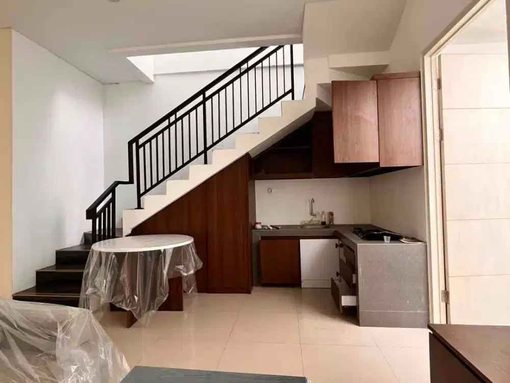 Dijual Rumah 2 Lantai Gressss Furnished di Main Road (Boulevard)  Taman Lestari Pondok Candra Waru Sidoarjo