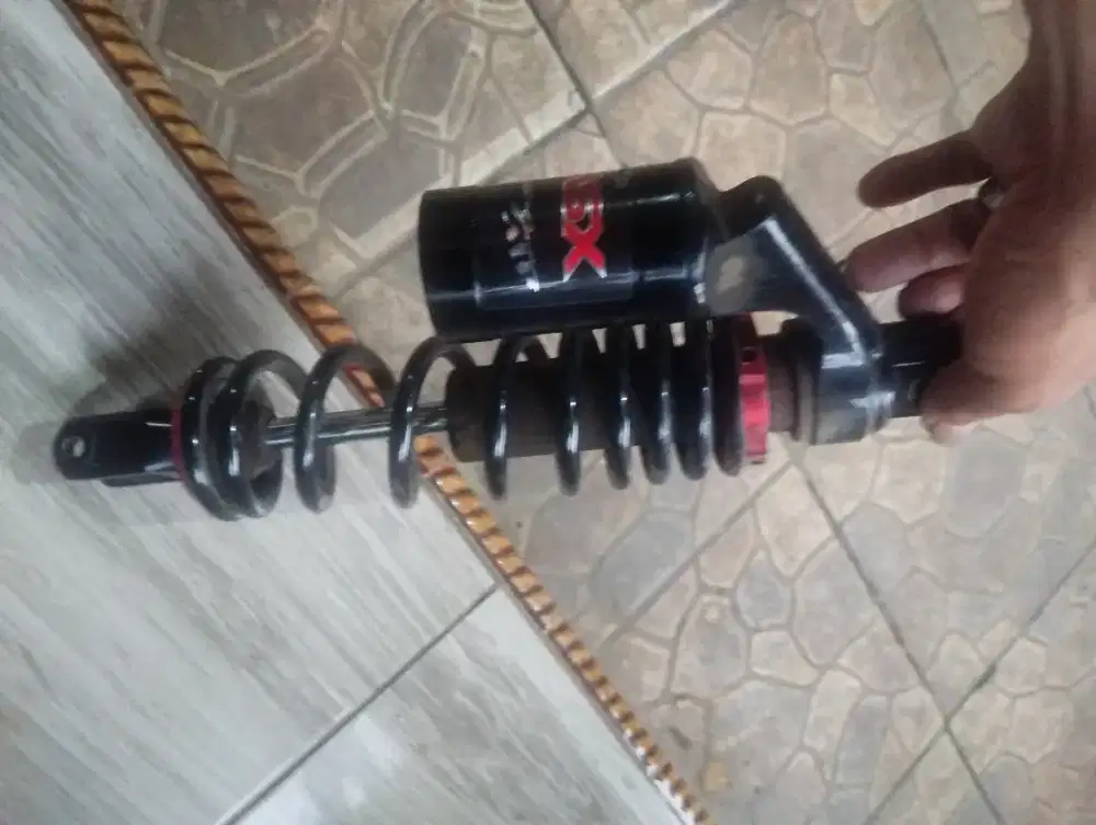 Dijual sokbreker tabung atas