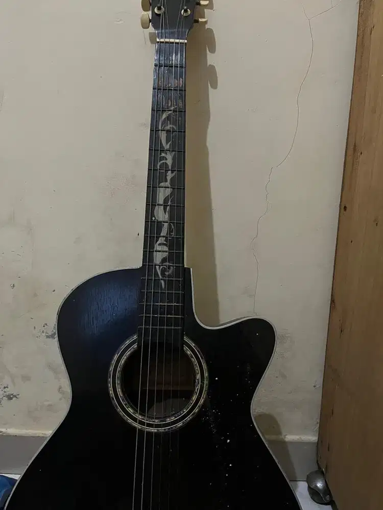 Dijual gitar bekas