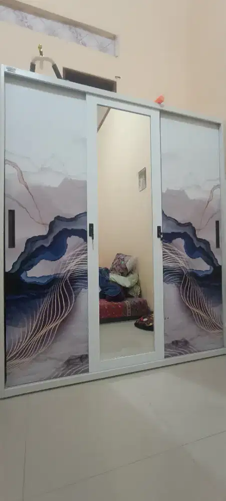 lemari pakaian, bahan aluminiun